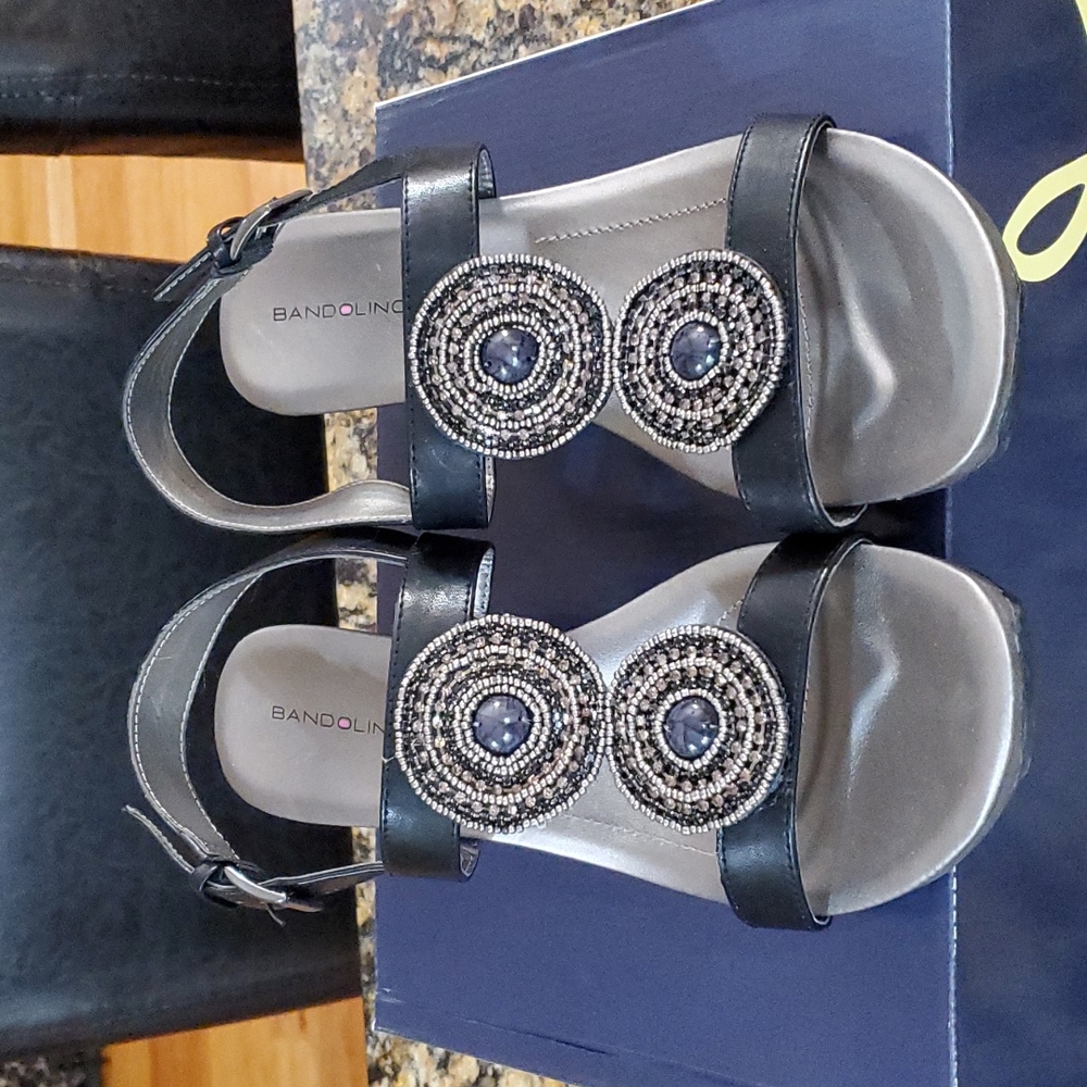 Woman's Bandolino Black Sandal